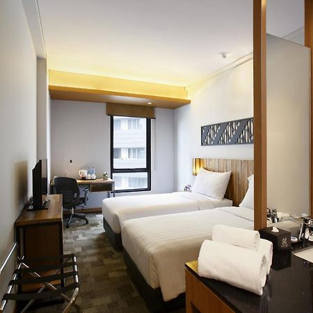 Batiqa Hotel Jababeka Cikarang Exteriör bild