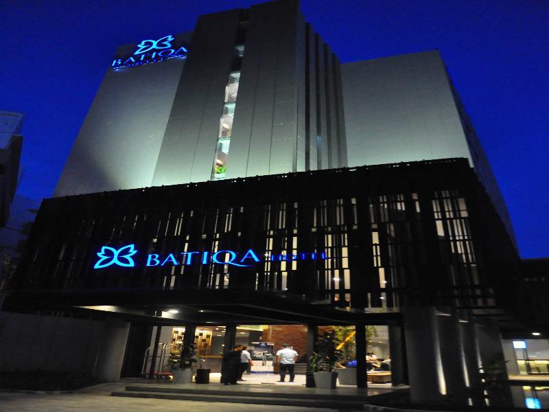 Batiqa Hotel Jababeka Cikarang Exteriör bild