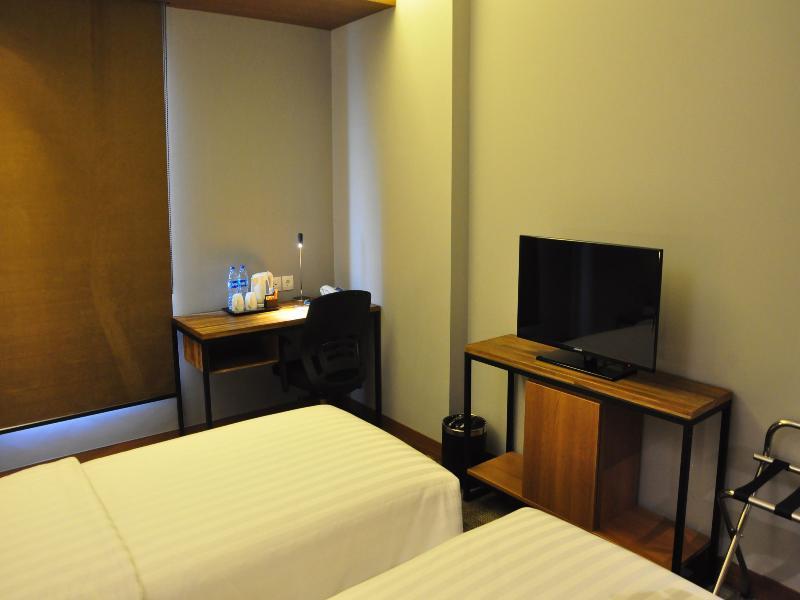 Batiqa Hotel Jababeka Cikarang Exteriör bild