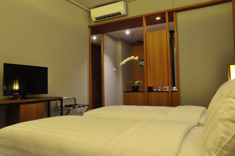 Batiqa Hotel Jababeka Cikarang Exteriör bild